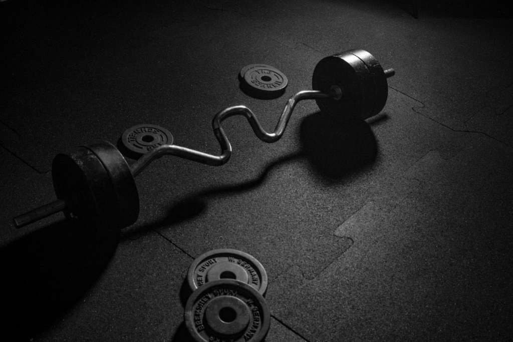 gym equipment to answer can you listen to Quran while working out?